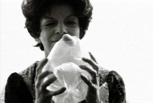 lydgiaclark_korr.jpg Lygia Clark, Pedra e Ar (Stone and Air), 1966. Courtesy the World of Lygia Clark, Rio de Janeiro